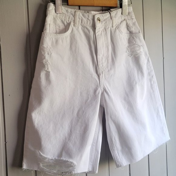 ZARA Distressed Cycling Short - Picture 2 of 9